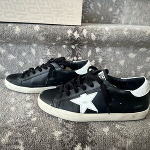 Golden Goose Superstar Sneakers Black & White size 9/39